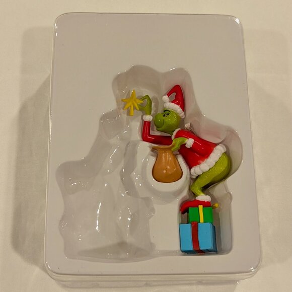 NWT Hallmark The Grinch Ornament - Picture 5 of 12